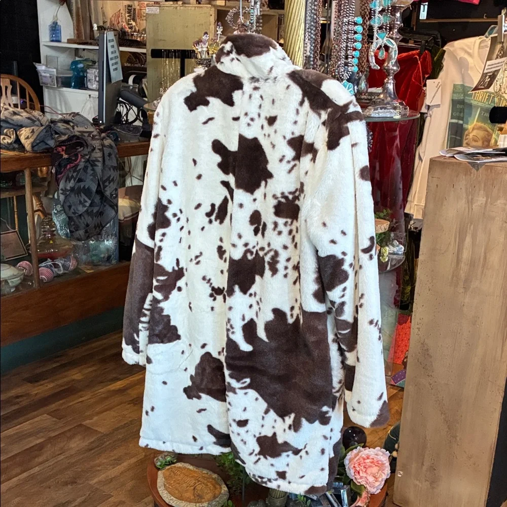 Kiss Brown and White Patterned Teddy Jacket - Picture 3 of 3